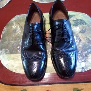 SIZE 9.5D FLORSHEIM MEN SHOES